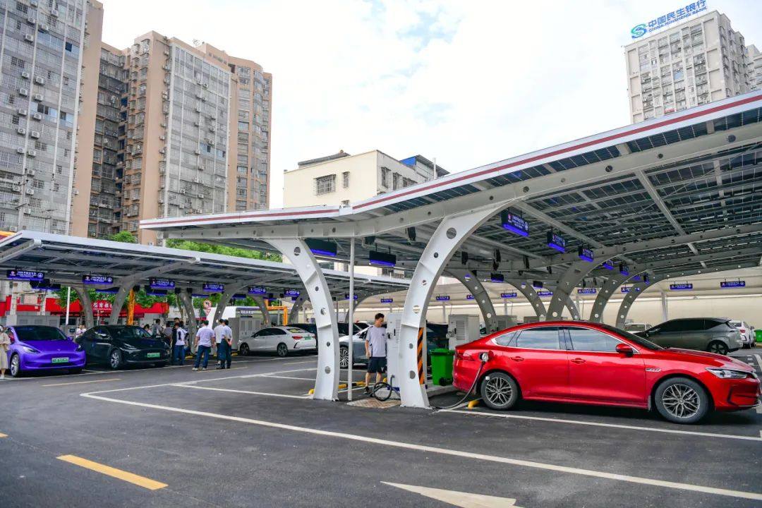 泰科天润 |「湖南首座全碳化硅」新能源汽车充电站，在浏阳投入运营！