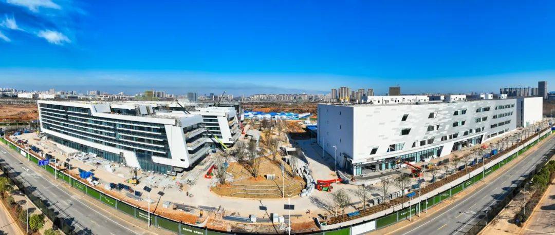 武汉新城，光迅科技高端光电子器件产业基地建设冲刺，今年上半年投产！