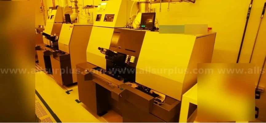接受立即报价！来自半导体功率器件生产工厂的两台完整的PerkinElmerPE550光刻机，可做备件机