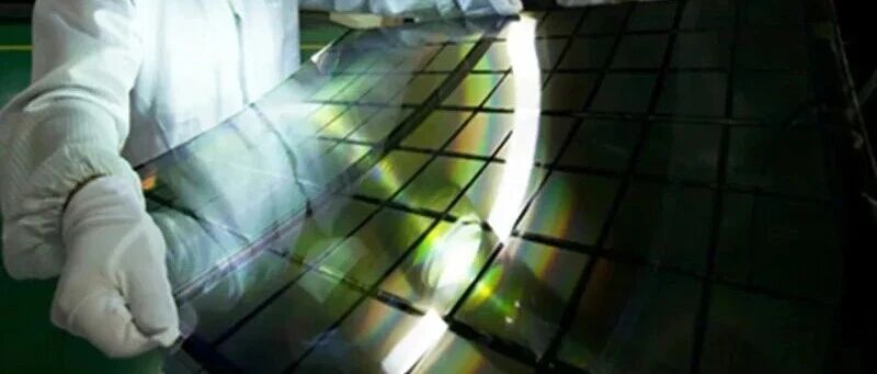 鸿海先进封装玻璃基板实现技术突破